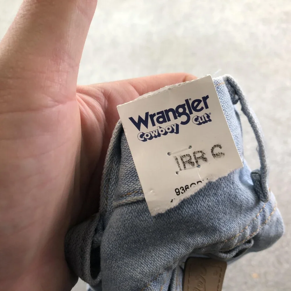 Wrangler Jeans Mens 34x32 Blue Light Wash Slim Straight Denim Cowboy Cut 936GBH